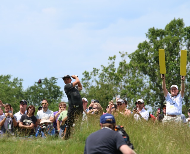 Rickie splits another fairway...